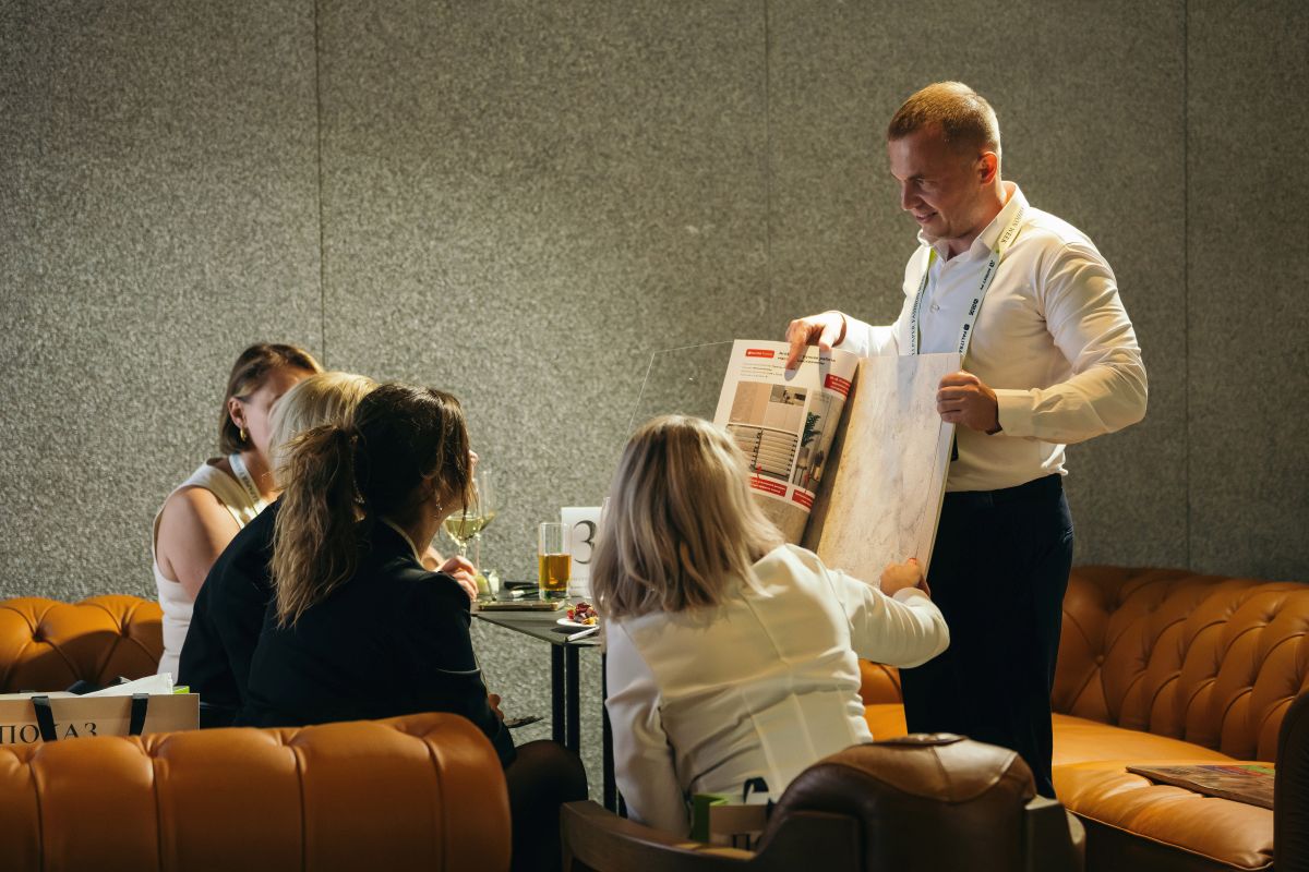 Показ обойной моды в Москве